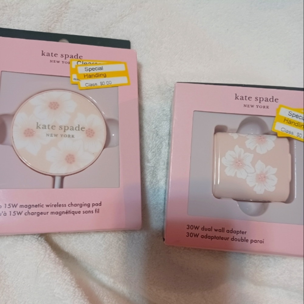 Kate Spade airpod case and charging puck